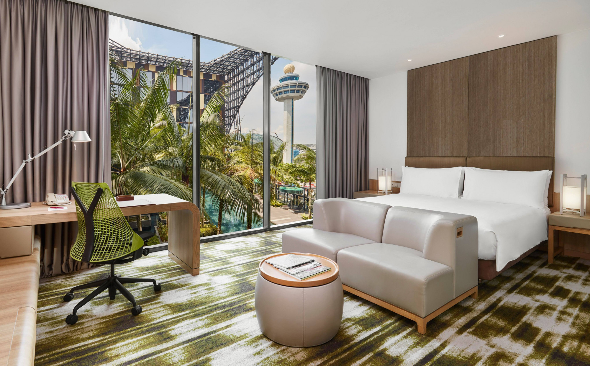 Premier Room Pool View Crowne Plaza Changi Airport